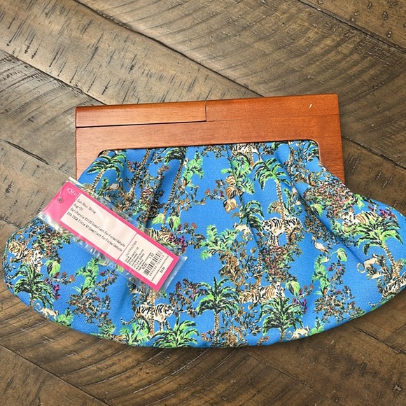 Lilly Pulitzer clutch nwt - Picture 3 of 6